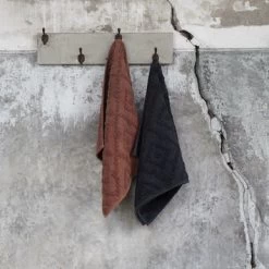 Sealskin Badmat Aztec 60x60cm Donkerroze -Badkamer Winkel 123 3643