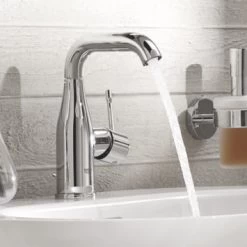 GROHE Wastafelkraan Essence M-size Met Hendel En Waste Chroom -Badkamer Winkel 123 8905